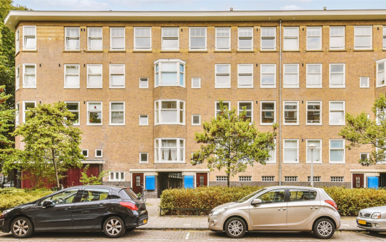 parking przy budynku